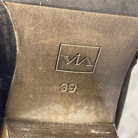 VIA Boots Women’s Sz 39 Brown Leather Snake Embossed Ankle - Picture 5 of 11